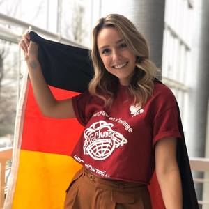 Meet your Posher, Christina